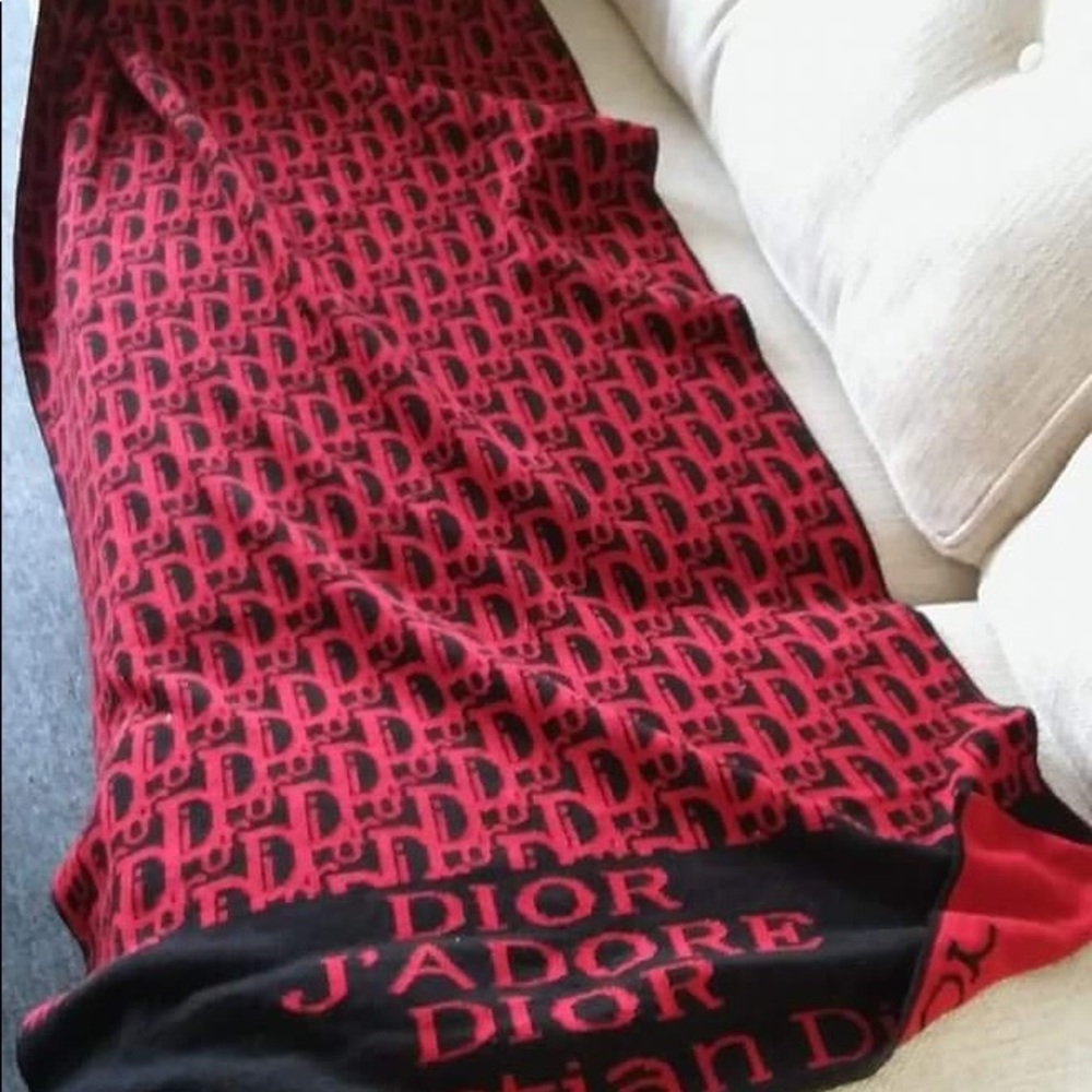 Black and red Dior scarf